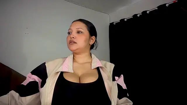 Snapshot of MarcellaGriffin chatting on November 10, 2025, 9:25 pm MarcellaGriffin online show from November 10, 2025, 9:25 pm