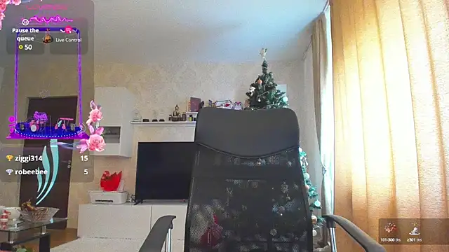 hot evil queen online show from December 2, 2024, 10:39 am