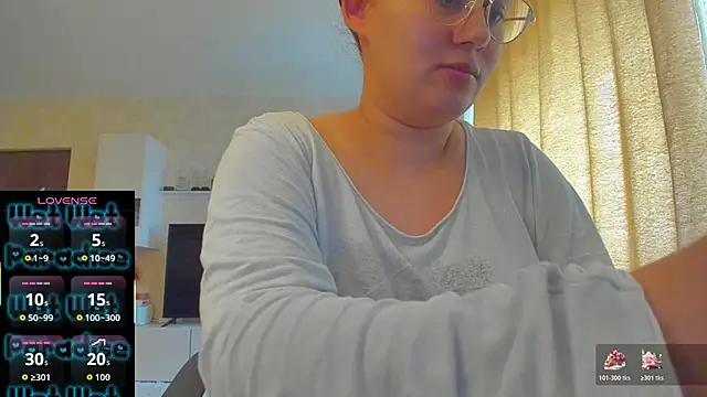 hot evil queen online show from November 19, 2025, 9:42 am