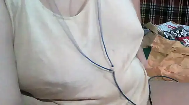 Snapshot of giga-bite chatting on March 5, 2025, 4:57 pm giga-bite online show from March 5, 2025, 4:57 pm