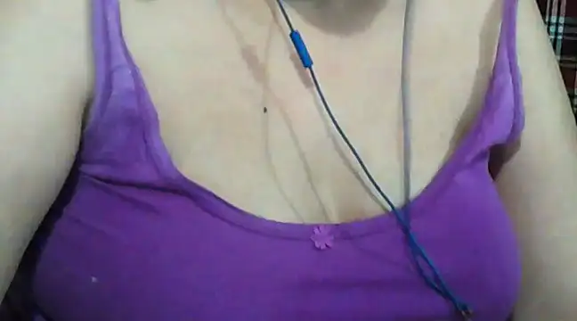 Snapshot of giga-bite chatting on March 6, 2025, 5:43 pm giga-bite online show from March 6, 2025, 5:43 pm