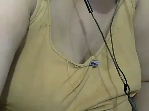 Snapshot of giga-bite chatting on September 10, 2025, 6:52 pm giga-bite online show from September 10, 2025, 6:52 pm