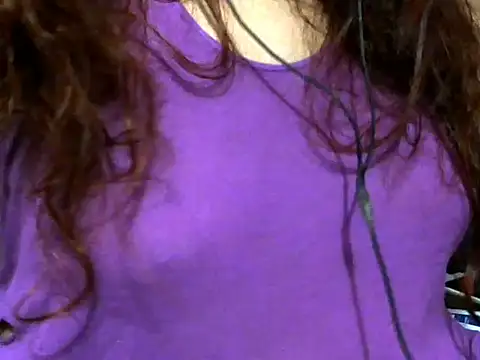 Snapshot of giga-bite chatting on October 4, 2025, 7:12 pm giga-bite online show from October 4, 2025, 7:12 pm