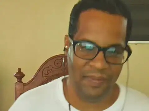 Snapshot of thesugar32 chatting on October 21, 2025, 1:45 pm thesugar32 online show from October 21, 2025, 1:45 pm