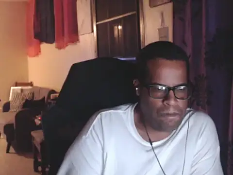 Snapshot of thesugar32 chatting on October 23, 2025, 2:11 am thesugar32 online show from October 23, 2025, 2:11 am