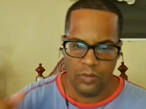 Snapshot of thesugar32 chatting on November 6, 2025, 12:39 pm thesugar32 online show from November 6, 2025, 12:39 pm