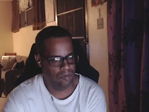 Snapshot of thesugar32 chatting on November 16, 2025, 2:06 am thesugar32 online show from November 16, 2025, 2:06 am