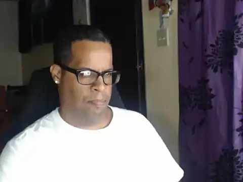 Snapshot of thesugar32 chatting on November 20, 2025, 2:23 am thesugar32 online show from November 20, 2025, 2:23 am