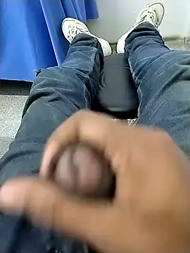 Snapshot of Theplesure007 chatting on February 18, 2025, 12:39 pm Theplesure007 online show from February 18, 2025, 12:39 pm