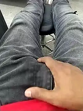 Snapshot of Theplesure007 chatting on February 24, 2025, 9:21 am Theplesure007 online show from February 24, 2025, 9:21 am