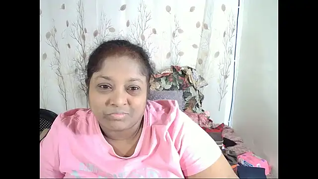 Snapshot of Indiantasha chatting on September 9, 2025, 4:17 pm Indiantasha online show from September 9, 2025, 4:17 pm