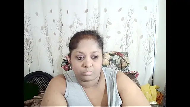 Snapshot of Indiantasha chatting on September 28, 2025, 4:45 pm Indiantasha online show from September 28, 2025, 4:45 pm
