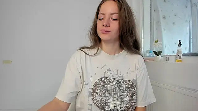 DiamondKay online show from November 17, 2025, 7:36 am