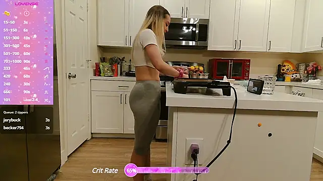 Snapshot of Blondiewithanass chatting on March 5, 2025, 6:12 am Blondiewithanass online show from March 5, 2025, 6:12 am