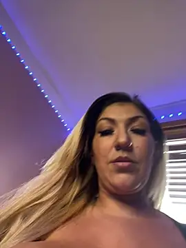 Snapshot of LittleMissEeve chatting on February 8, 2025, 4:36 pm LittleMissEeve online show from February 8, 2025, 4:36 pm