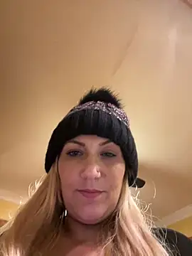 Snapshot of LittleMissEeve chatting on February 20, 2025, 5:07 pm LittleMissEeve online show from February 20, 2025, 5:07 pm