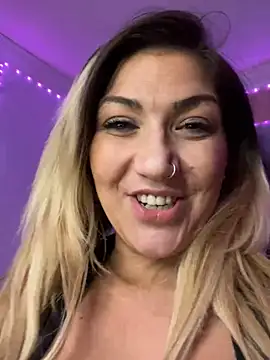 Snapshot of LittleMissEeve chatting on March 8, 2025, 4:01 am LittleMissEeve online show from March 8, 2025, 4:01 am