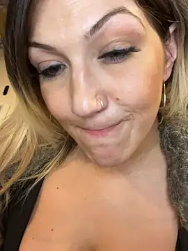 Snapshot of LittleMissEeve chatting on March 22, 2025, 1:54 am LittleMissEeve online show from March 22, 2025, 1:54 am