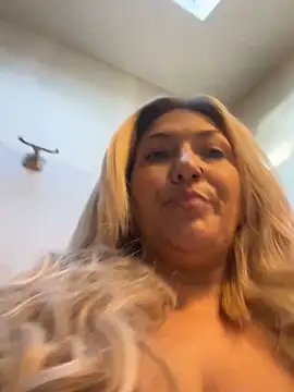 Snapshot of LittleMissEeve chatting on September 24, 2025, 10:02 pm LittleMissEeve online show from September 24, 2025, 10:02 pm