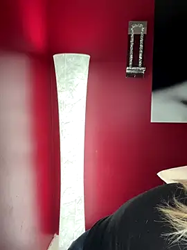 LittleMissEeve online show from November 19, 2025, 4:12 am