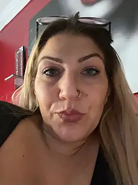 LittleMissEeve online show from January 15, 2026, 1:10 am