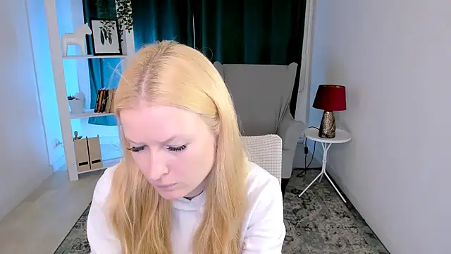 Snapshot of Laly_Peach chatting on July 3, 2026, 11:16 am Laly Peach online show from July 3, 2026, 11:16 am