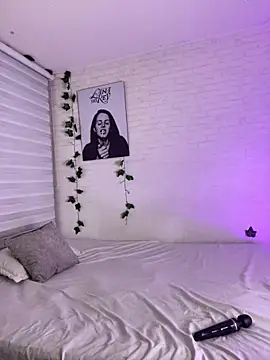 Niky Love online show from November 23, 2025, 2:11 am