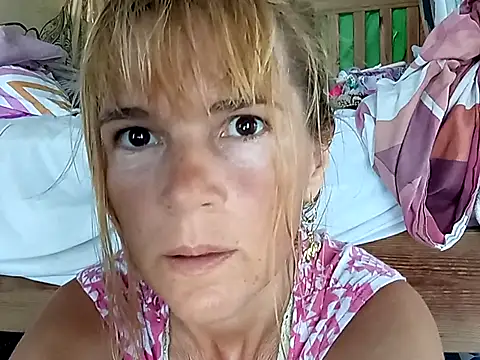 Luna-Natural online show from March 5, 2025, 5:29 pm