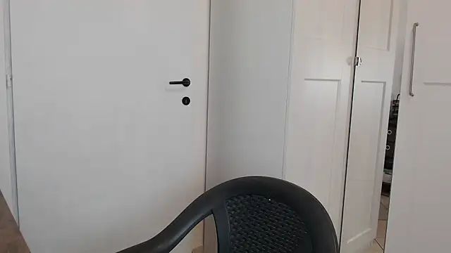 Snapshot of nicole_98 chatting on January 27, 2025, 9:44 am nicole 98 online show from January 27, 2025, 9:44 am