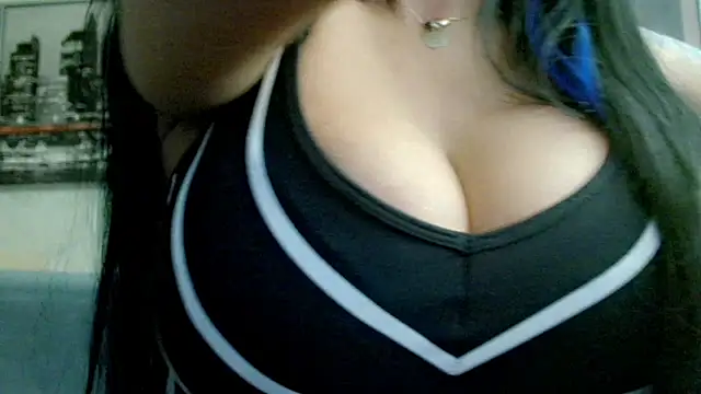 stormylana online show from June 12, 2026, 7:51 am