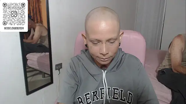 Snapshot of moon_cat85 chatting on February 17, 2025, 10:47 pm moon cat85 online show from February 17, 2025, 10:47 pm