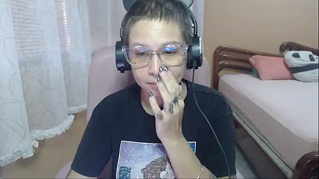 Snapshot of moon_cat85 chatting on September 20, 2025, 9:49 pm moon cat85 online show from September 20, 2025, 9:49 pm