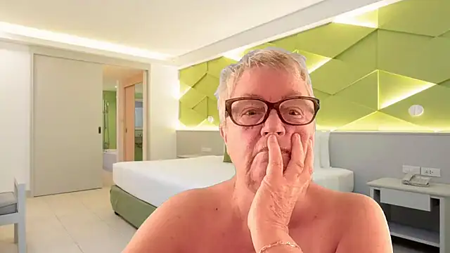 GrannyChrissy68 online show from March 27, 2026, 1:11 pm