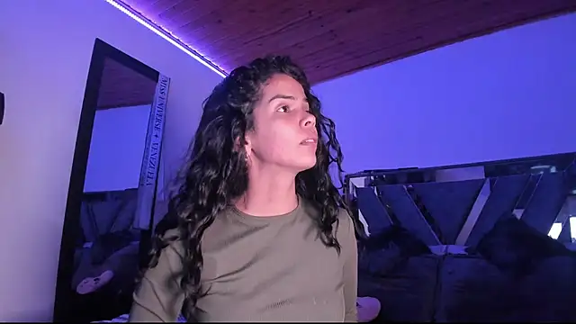 Snapshot of ximena_diaz chatting on October 9, 2025, 11:14 pm ximena diaz online show from October 9, 2025, 11:14 pm