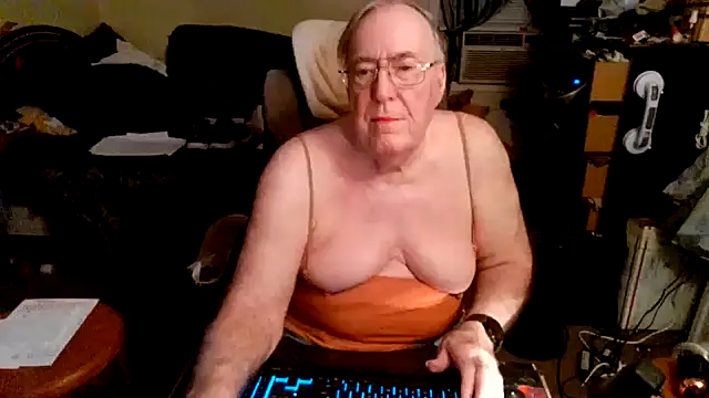 Toastir online show from October 13, 2025, 11:05 pm