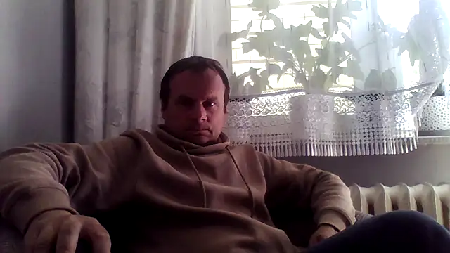 grzes19763 online show from May 11, 2026, 9:59 am