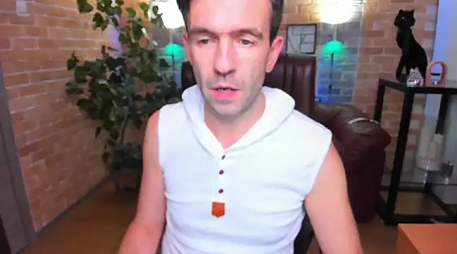 Snapshot of SteveTiger chatting on January 20, 2025, 4:55 pm SteveTiger online show from January 20, 2025, 4:55 pm