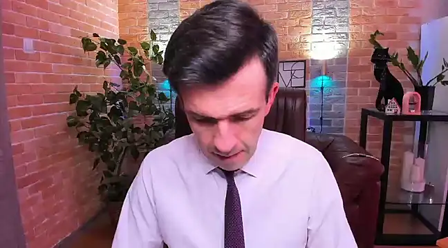 Snapshot of SteveTiger chatting on January 24, 2025, 10:43 am SteveTiger online show from January 24, 2025, 10:43 am