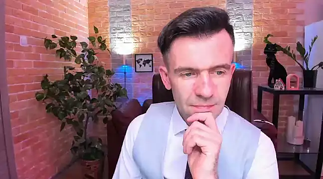 Snapshot of SteveTiger chatting on February 3, 2025, 2:13 pm SteveTiger online show from February 3, 2025, 2:13 pm