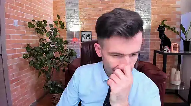 Snapshot of SteveTiger chatting on February 4, 2025, 12:00 pm SteveTiger online show from February 4, 2025, 12:00 pm