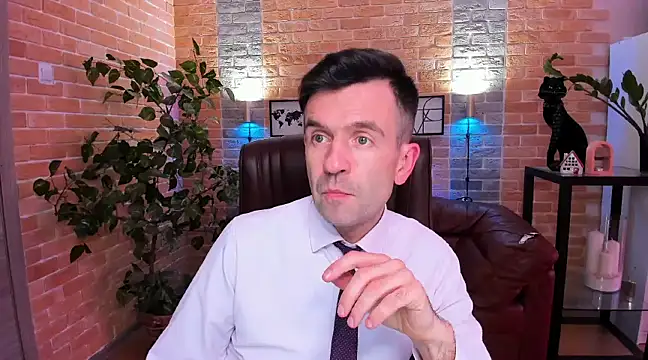 Snapshot of SteveTiger chatting on February 6, 2025, 2:04 pm SteveTiger online show from February 6, 2025, 2:04 pm