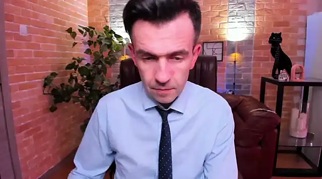 Snapshot of SteveTiger chatting on February 15, 2025, 2:44 pm SteveTiger online show from February 15, 2025, 2:44 pm