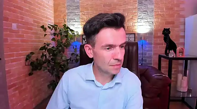 Snapshot of SteveTiger chatting on February 15, 2025, 5:50 pm SteveTiger online show from February 15, 2025, 5:50 pm