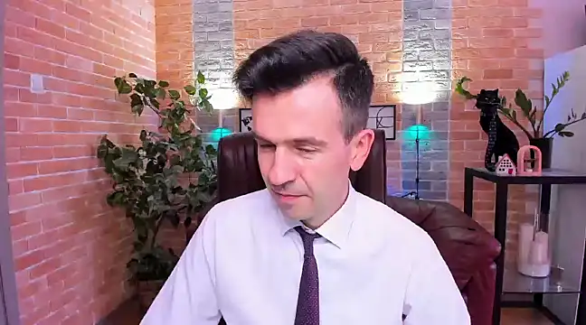 Snapshot of SteveTiger chatting on February 17, 2025, 1:53 pm SteveTiger online show from February 17, 2025, 1:53 pm