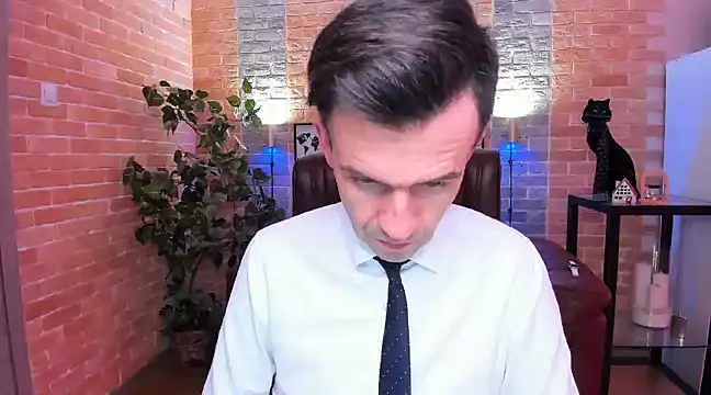 Snapshot of SteveTiger chatting on February 19, 2025, 5:16 pm SteveTiger online show from February 19, 2025, 5:16 pm