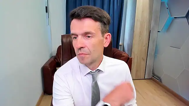 Snapshot of SteveTiger chatting on September 12, 2025, 10:37 am SteveTiger online show from September 12, 2025, 10:37 am