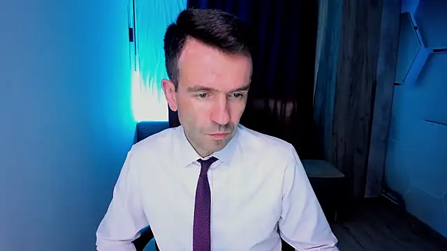 Snapshot of SteveTiger chatting on October 10, 2025, 12:15 pm SteveTiger online show from October 10, 2025, 12:15 pm