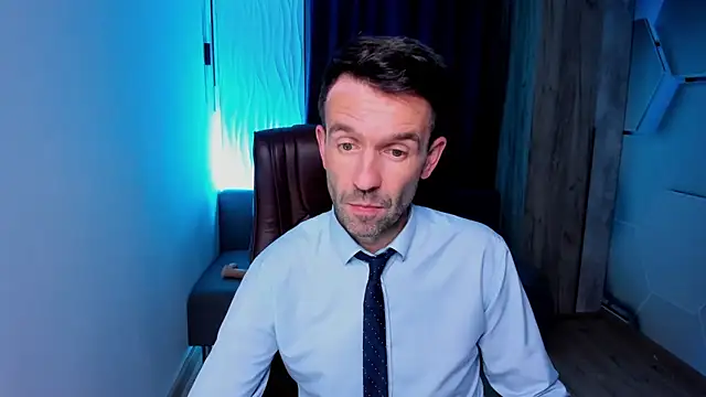 Snapshot of SteveTiger chatting on October 12, 2025, 3:44 pm SteveTiger online show from October 12, 2025, 3:44 pm