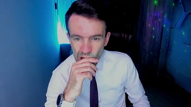 Snapshot of SteveTiger chatting on October 26, 2025, 3:23 am SteveTiger online show from October 26, 2025, 3:23 am