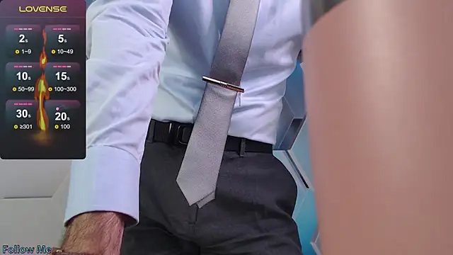 Snapshot of SteveTiger chatting on November 24, 2025, 1:00 pm SteveTiger online show from November 24, 2025, 1:00 pm